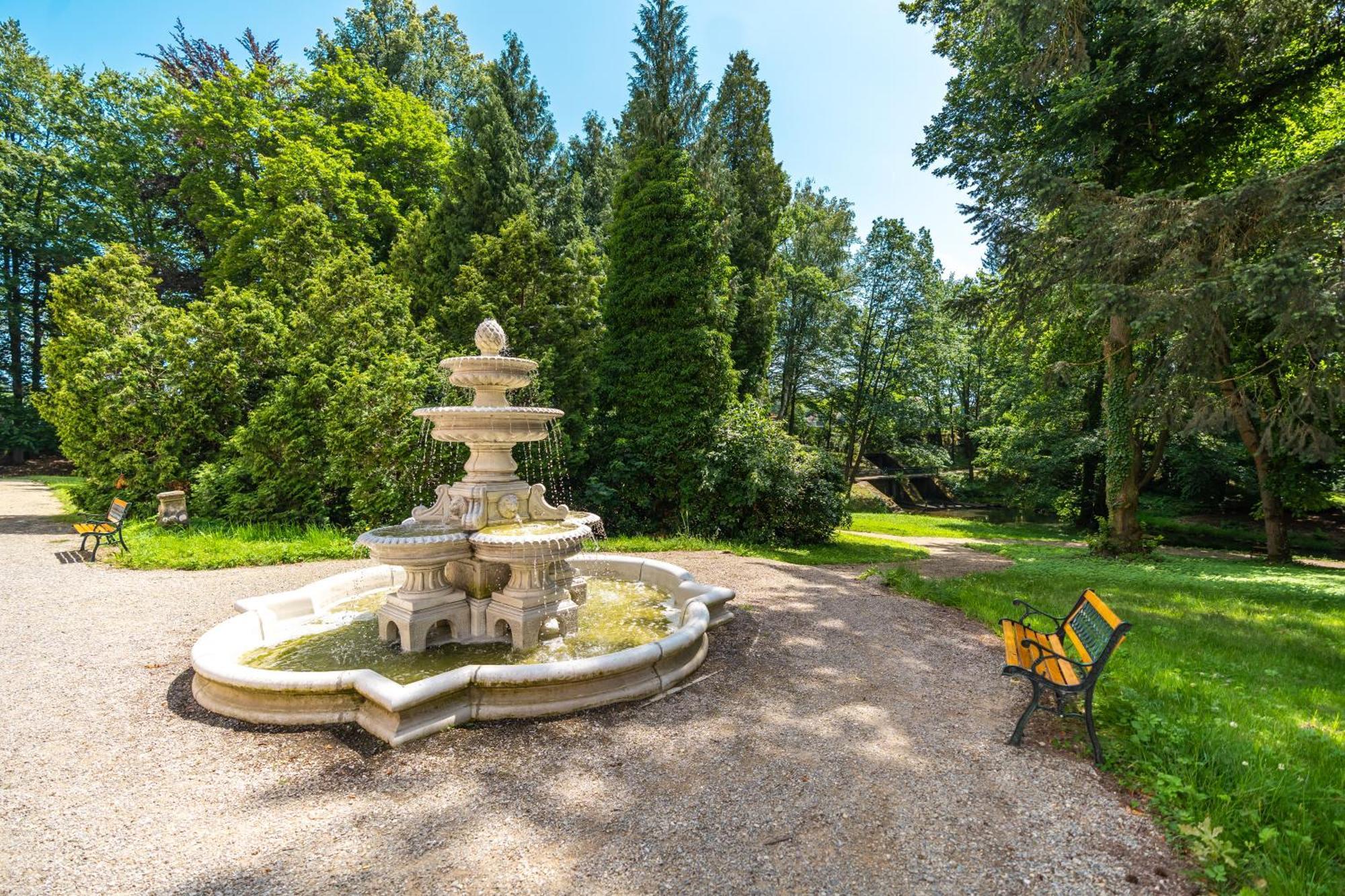 Zamek D'Este Chlum u Trebone Exterior photo