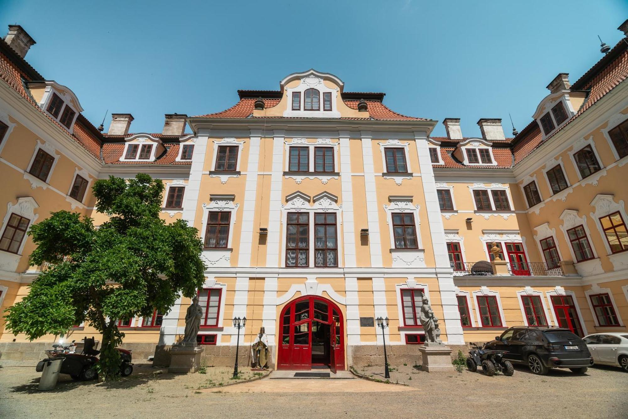 Zamek D'Este Chlum u Trebone Exterior photo
